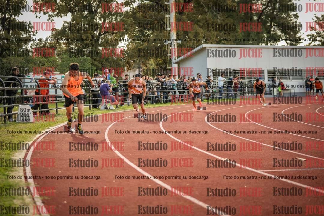 Fotos de los 400 m llanos de varones