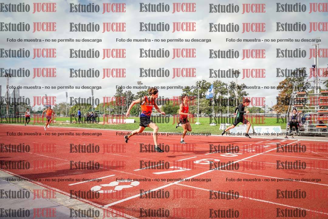 Fotos de los 400 m llanos de varones