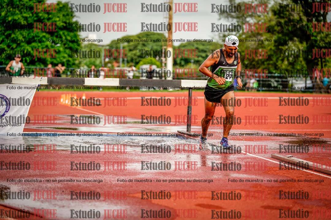 Fotos de los 3000 m con obstáculos de varones