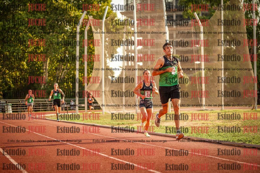 Fotos de los 5000 m llanos de mujeres y varones