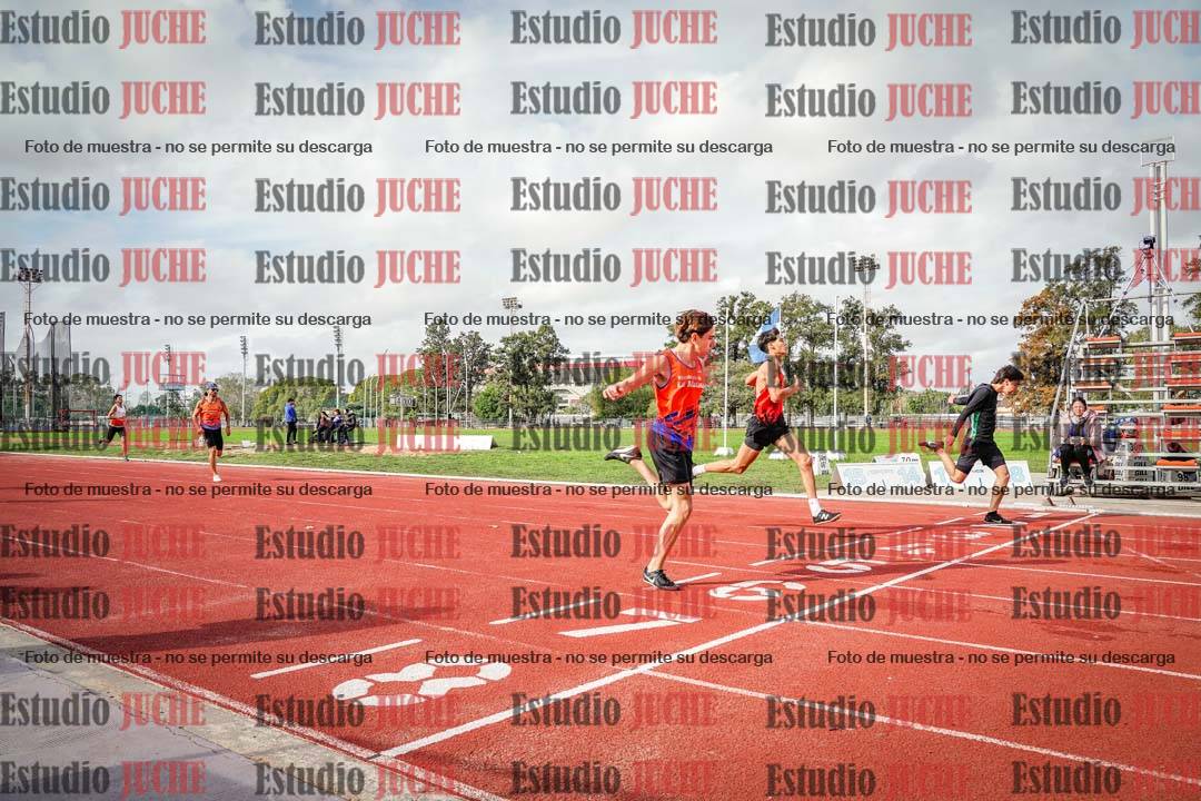 Fotos de los 400 m llanos de varones