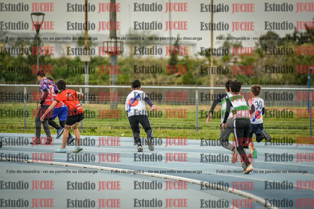 Fotos de las postas 5x80 m de varones - U14 - FINAL