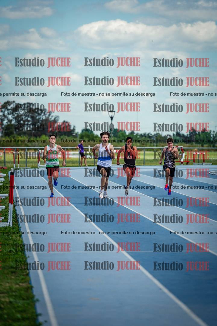 Fotos de los 400 m llanos de varones