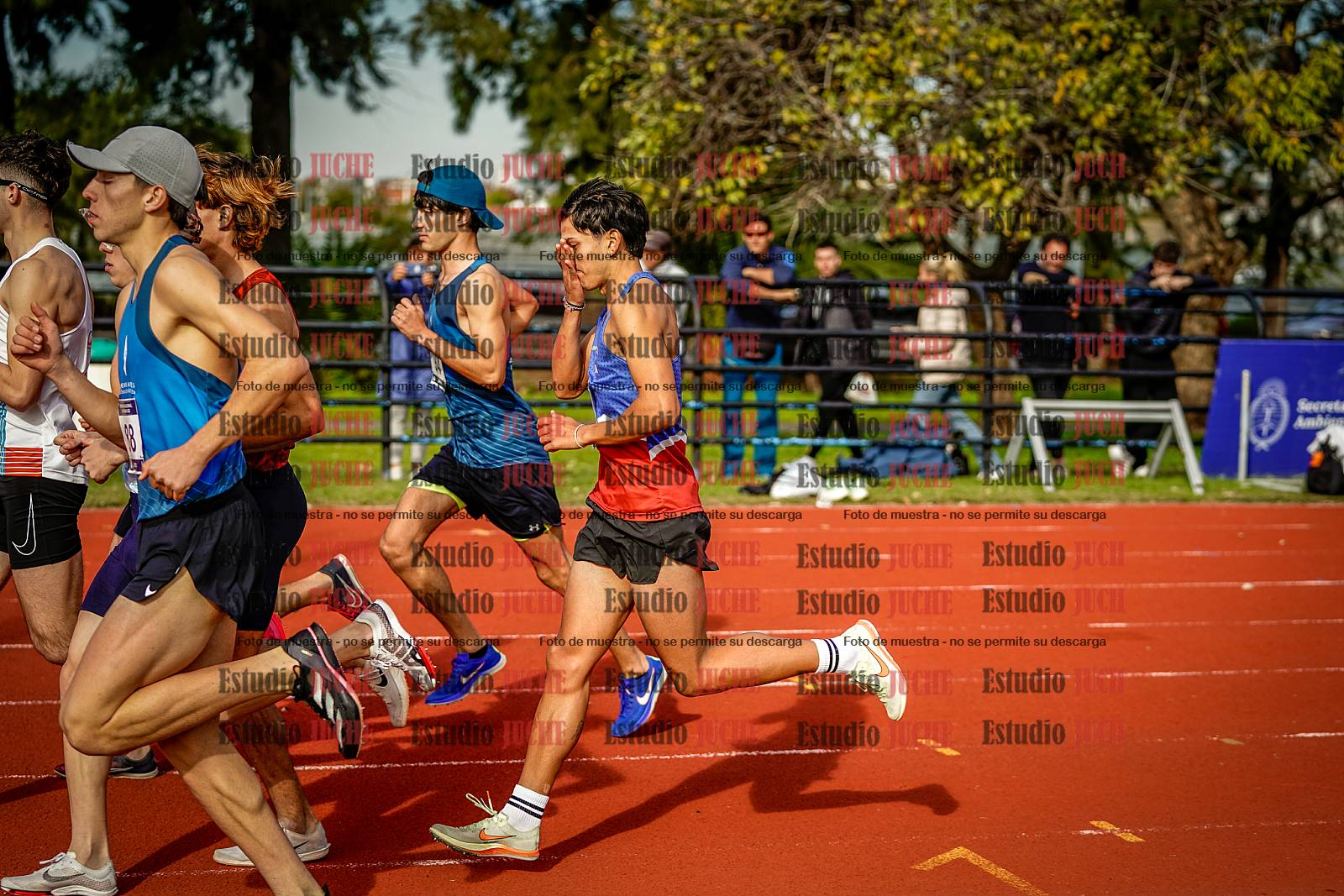 Fotos de los 3000 m con obstáculos de varones