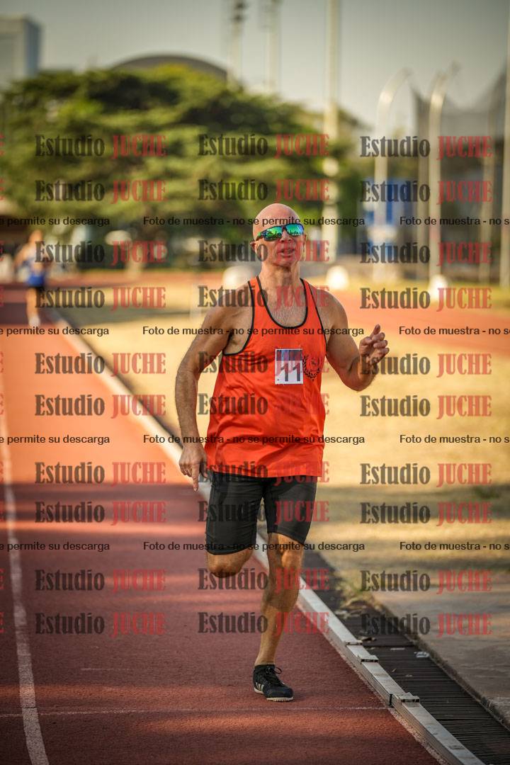 Fotos de los 800 m llanos de varones