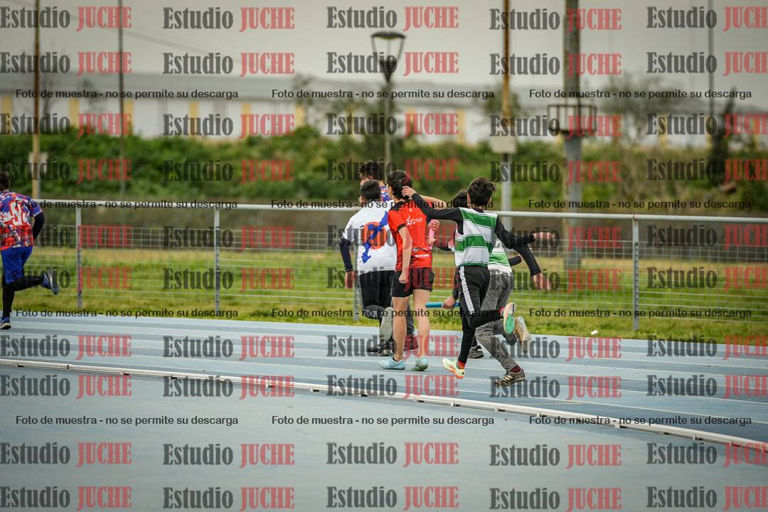 Fotos de las postas 5x80 m de varones - U14 - FINAL