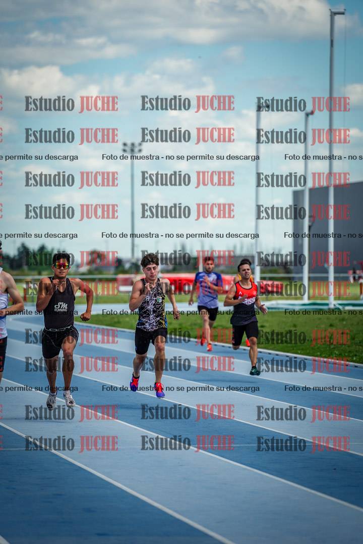 Fotos de los 400 m llanos de varones