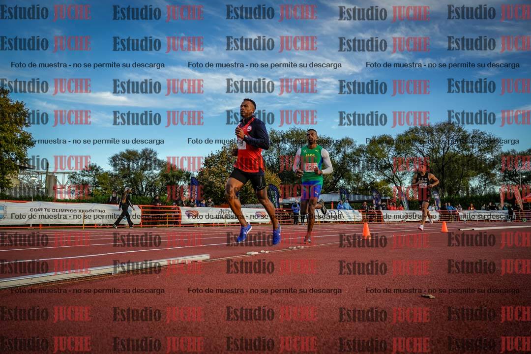 Fotos de los 1500 m llanos de varones - deca 10