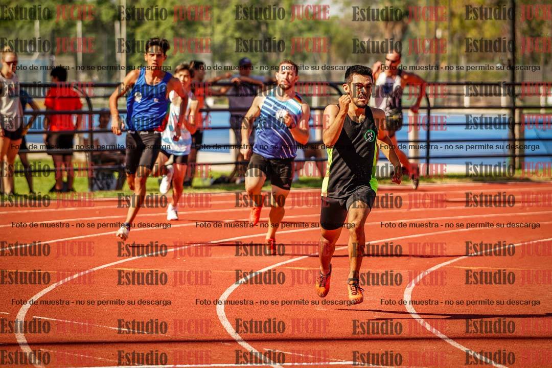 Fotos de los 400 m llanos de varones