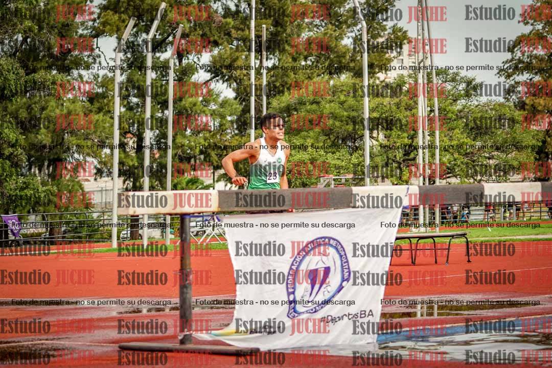 Fotos de los 3000 m con obstáculos de varones