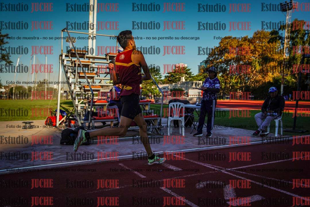 Fotos de los 3000 m llanos de varones