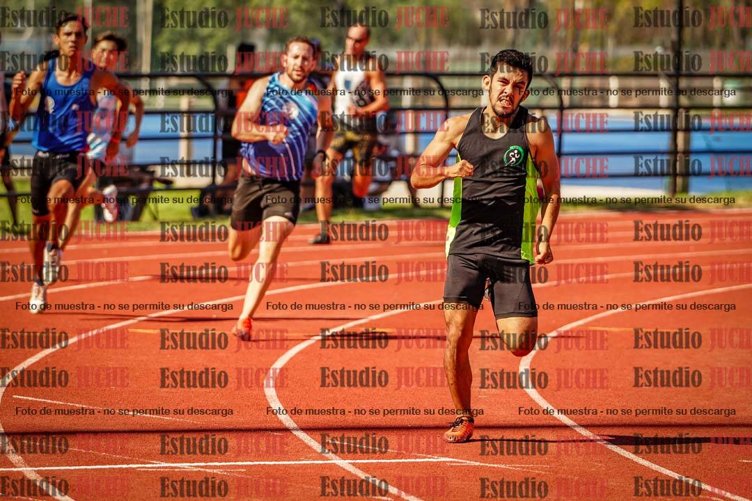 Fotos de los 400 m llanos de varones
