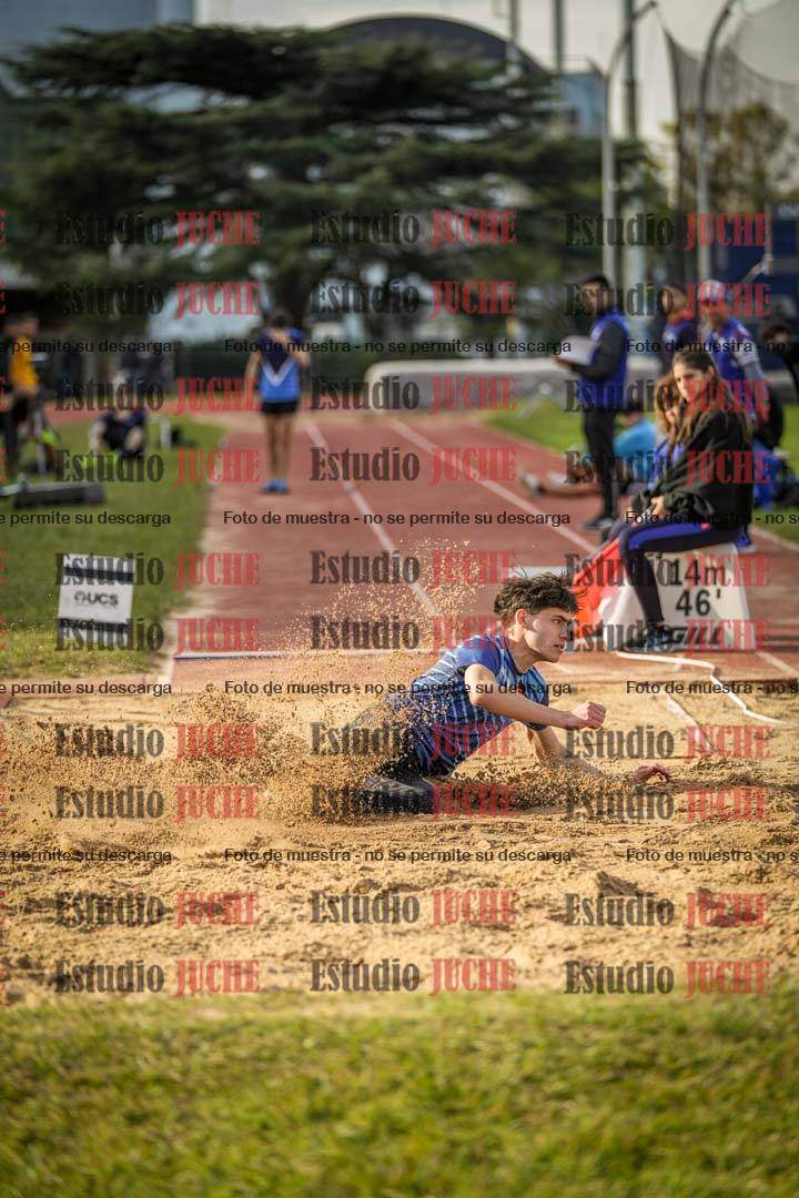 Fotos del salto en largo de varones