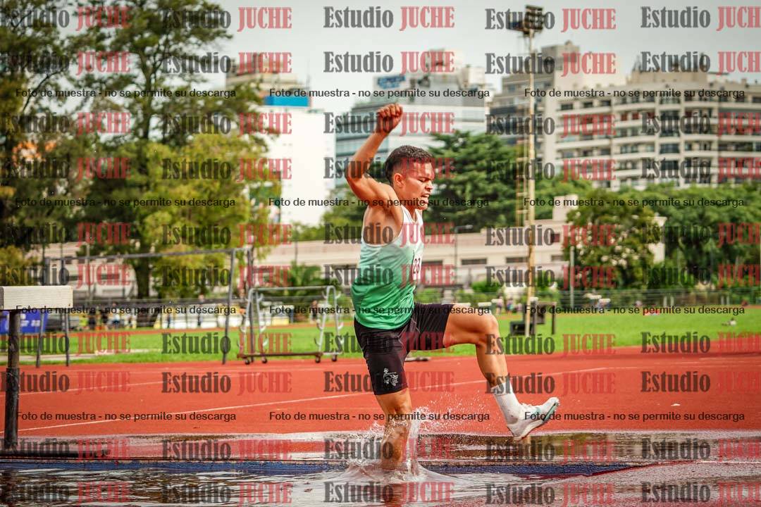 Fotos de los 3000 m con obstáculos de varones