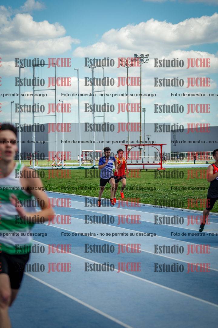 Fotos de los 400 m llanos de varones