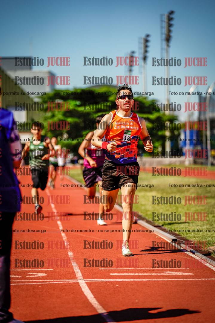 Fotos de los 800 m llanos de varones