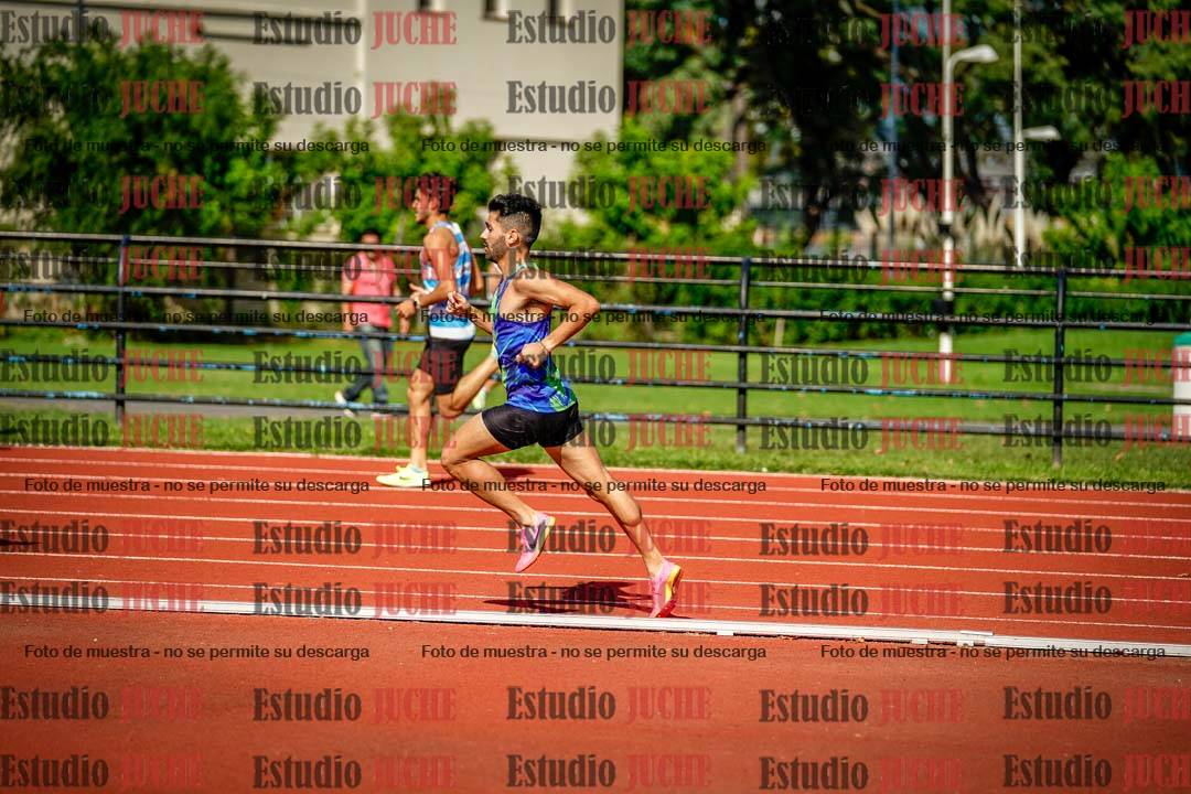 Fotos de los 800 m llanos de varones