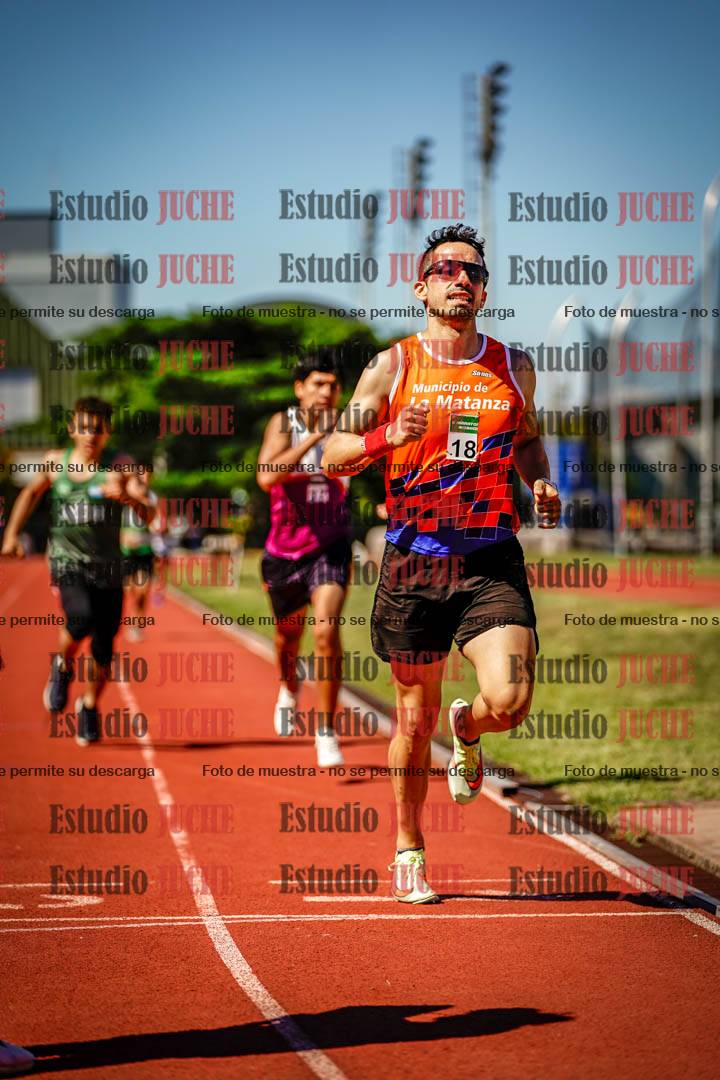 Fotos de los 800 m llanos de varones
