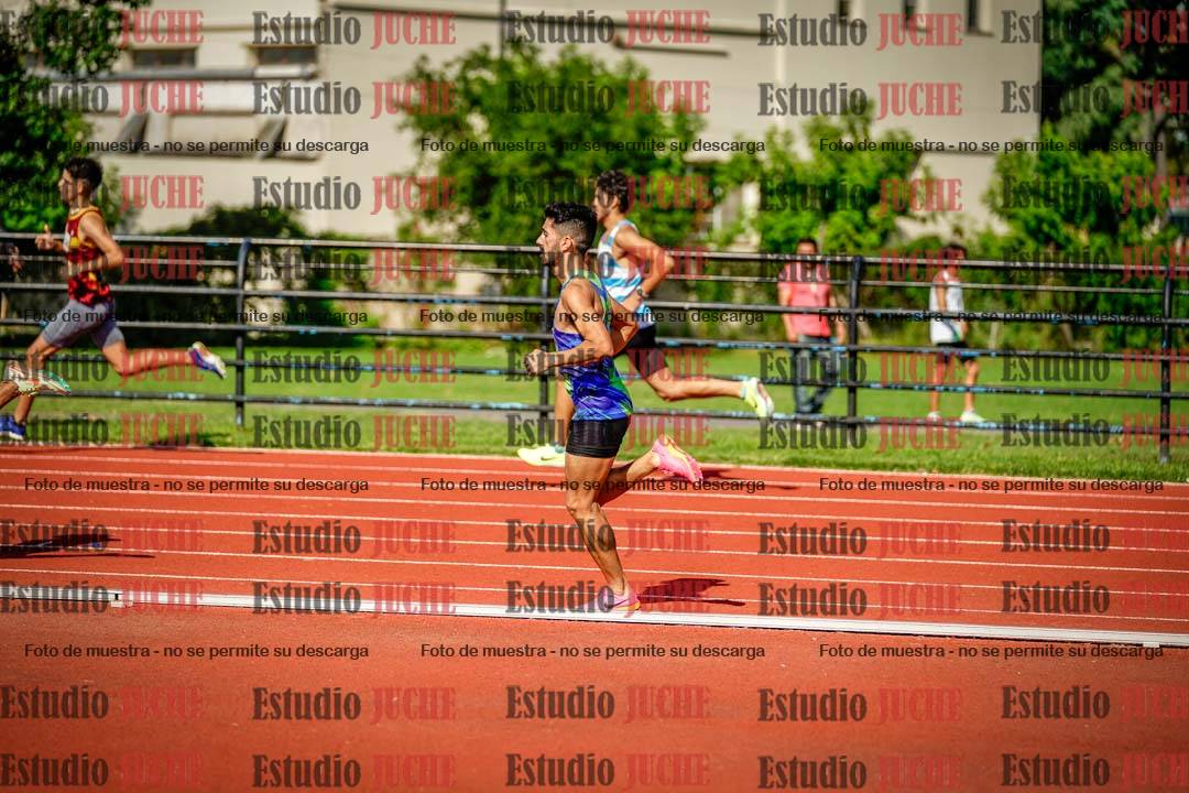 Fotos de los 800 m llanos de varones