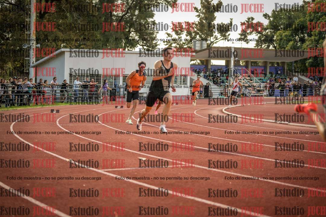 Fotos de los 400 m llanos de varones