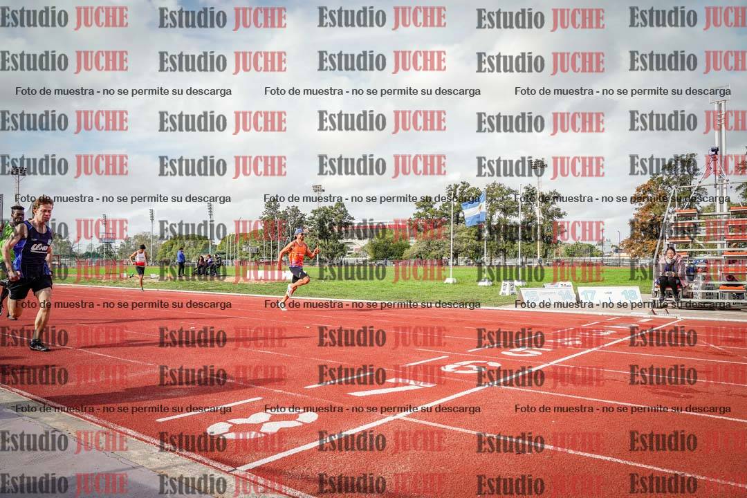 Fotos de los 400 m llanos de varones