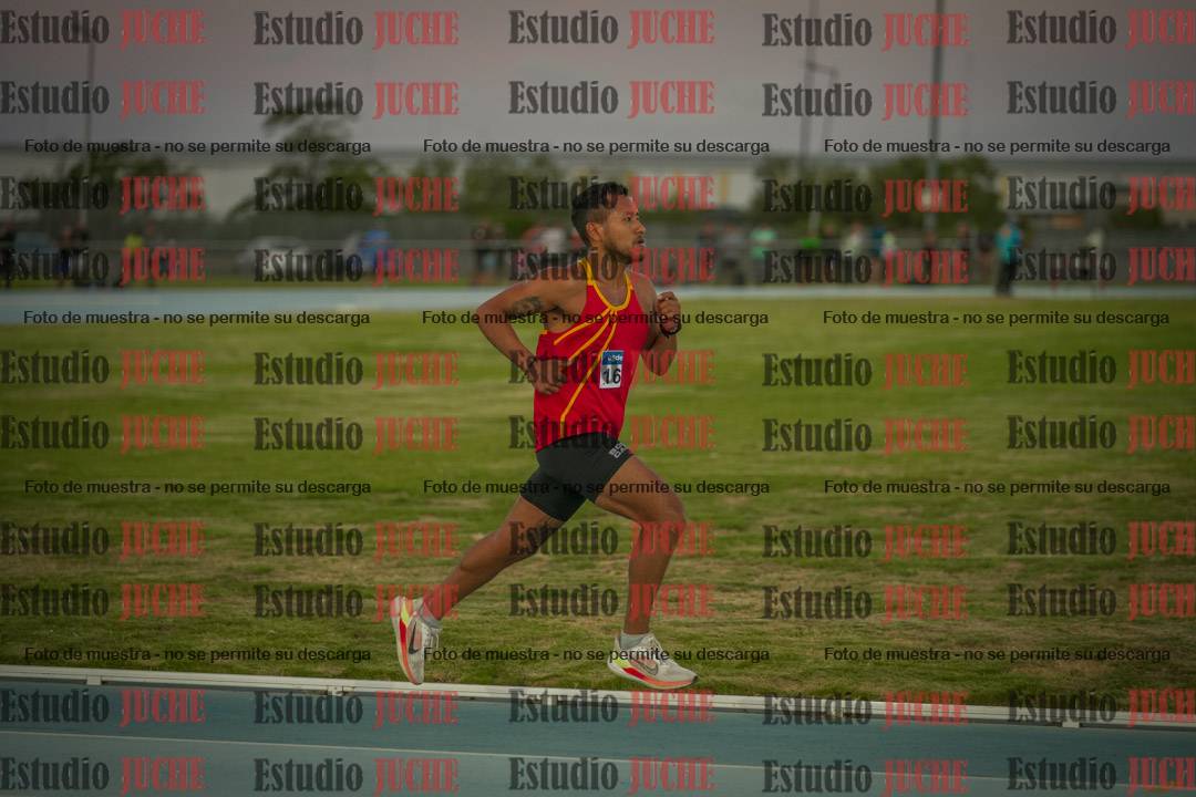 Fotos de los 3000 m llanos de varones