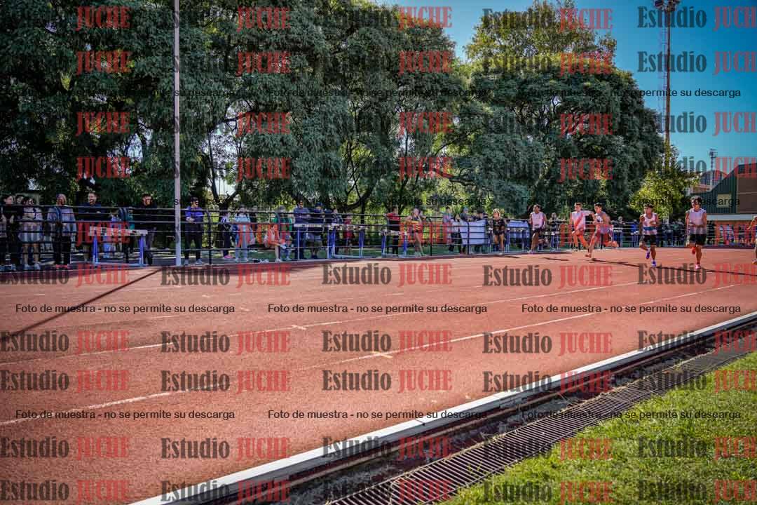 Fotos de los 80 m de varones