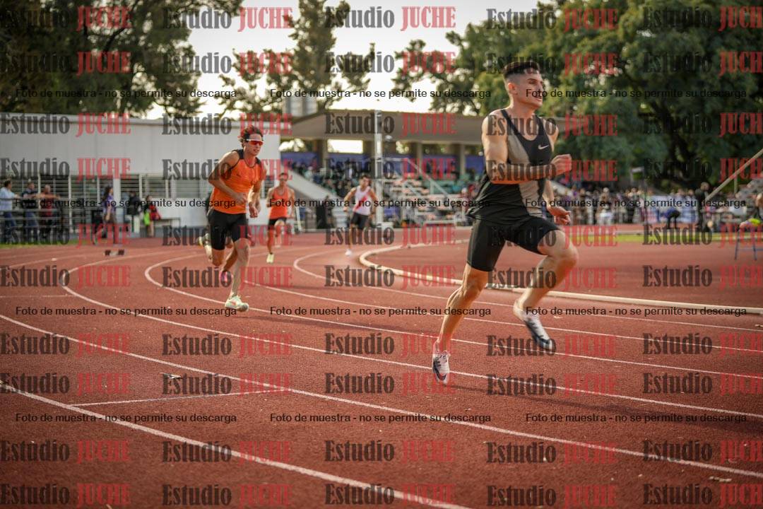 Fotos de los 400 m llanos de varones