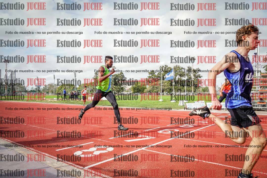 Fotos de los 400 m llanos de varones