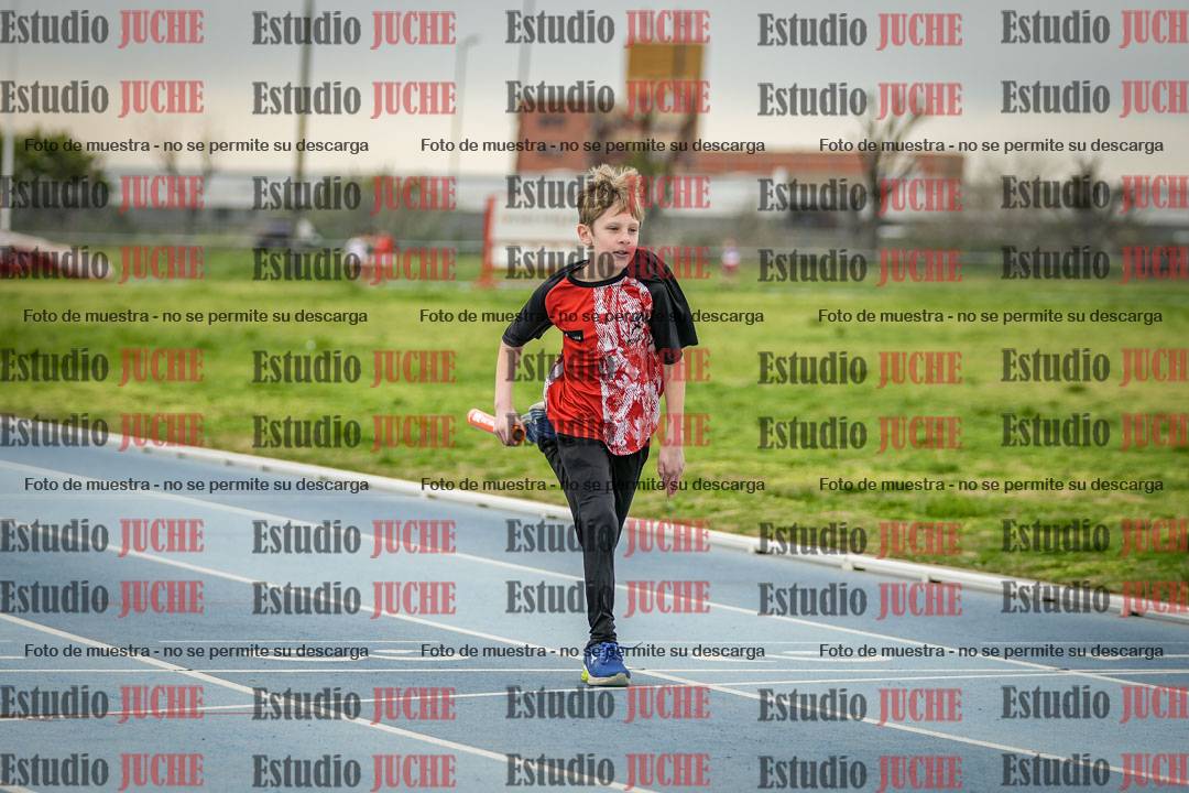 Fotos de las postas 5x80 m de varones - U14 - FINAL
