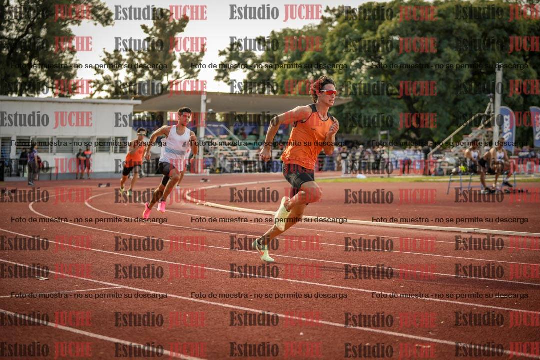 Fotos de los 400 m llanos de varones