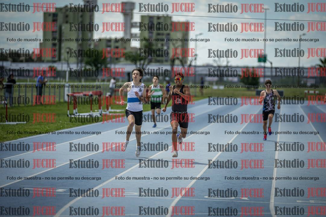 Fotos de los 400 m llanos de varones