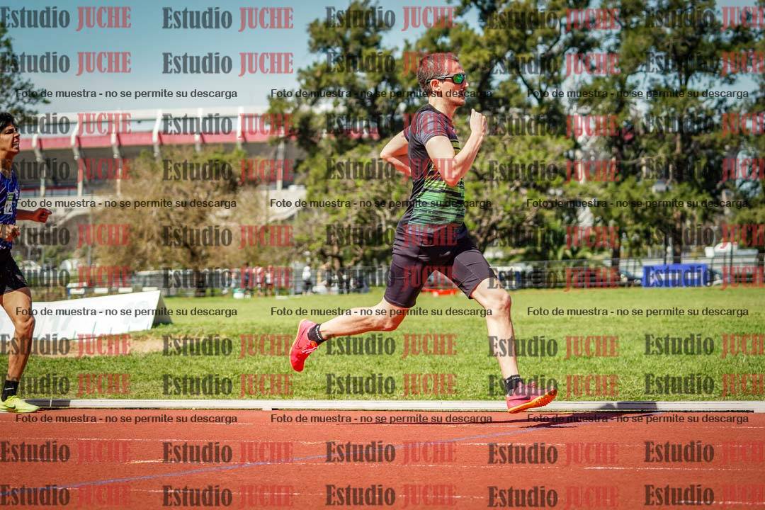 Fotos de los 800 m llanos de varones