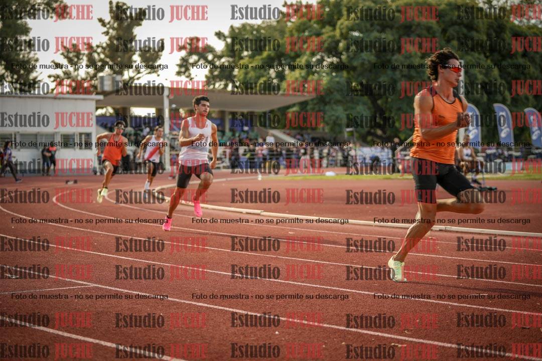 Fotos de los 400 m llanos de varones
