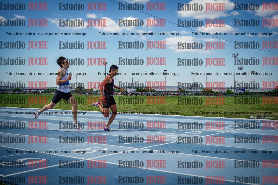 Fotos de los 400 m llanos de varones