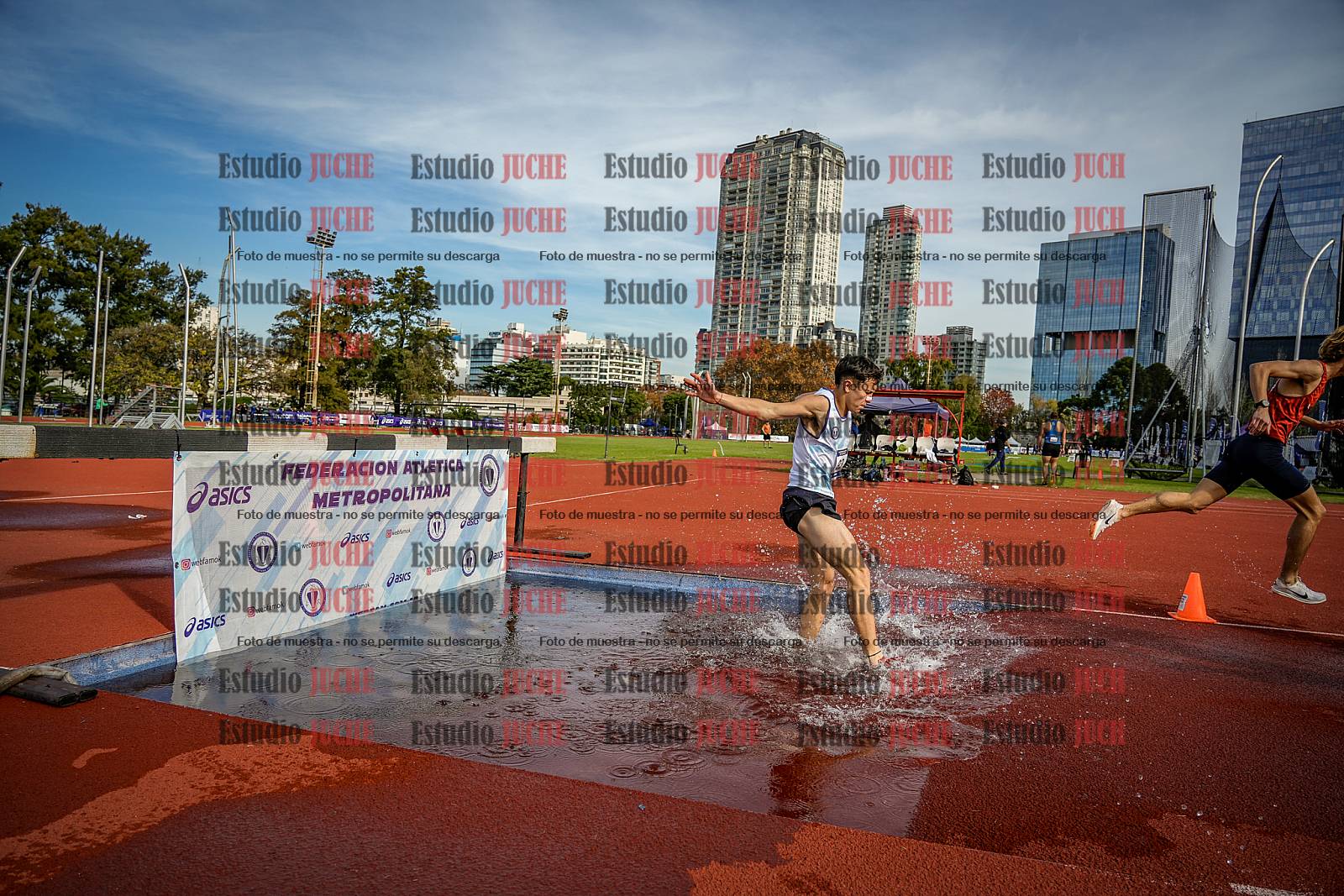 Fotos de los 3000 m con obstáculos de varones