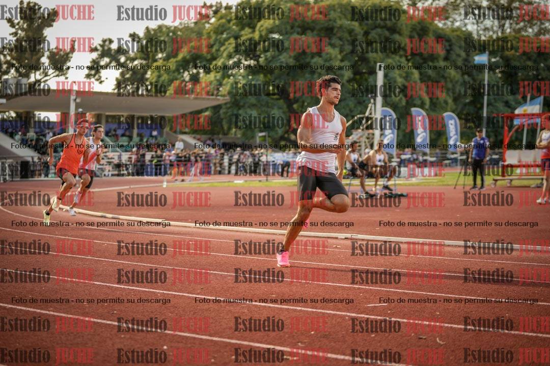 Fotos de los 400 m llanos de varones
