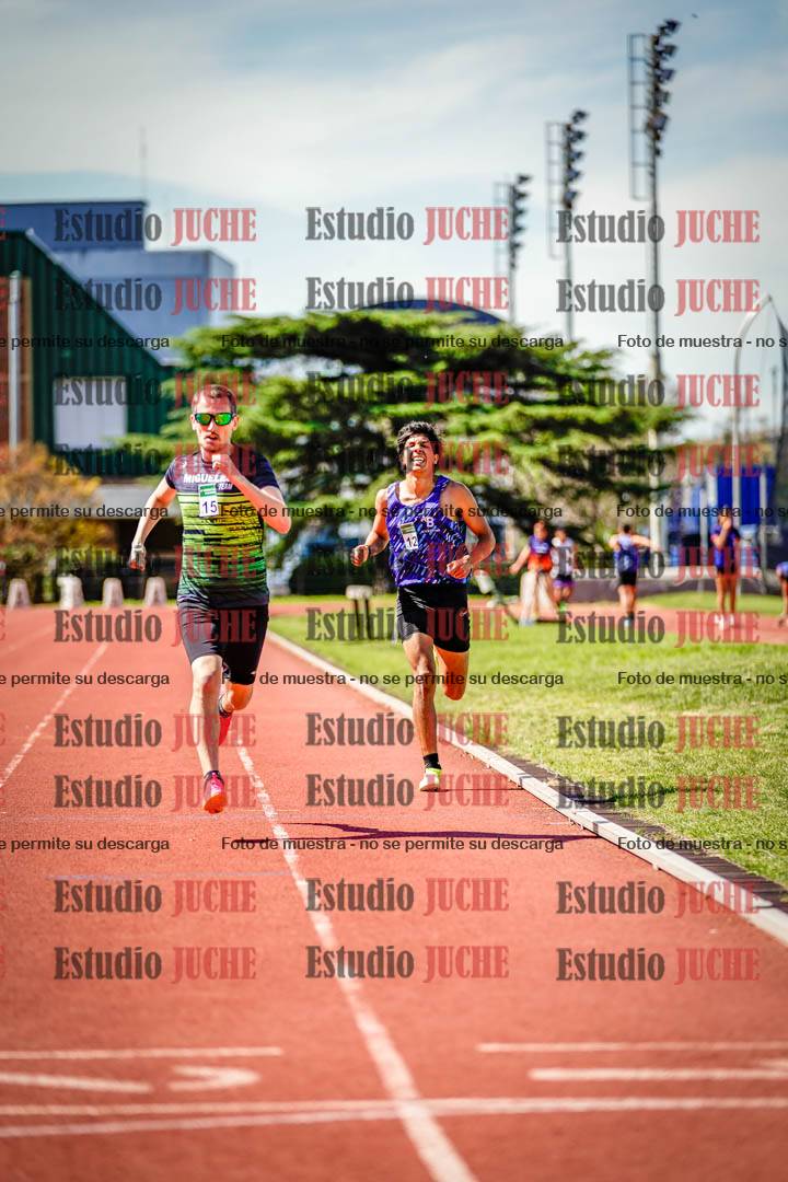 Fotos de los 800 m llanos de varones