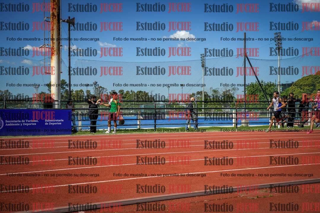 Fotos de los 200 m llanos de varones