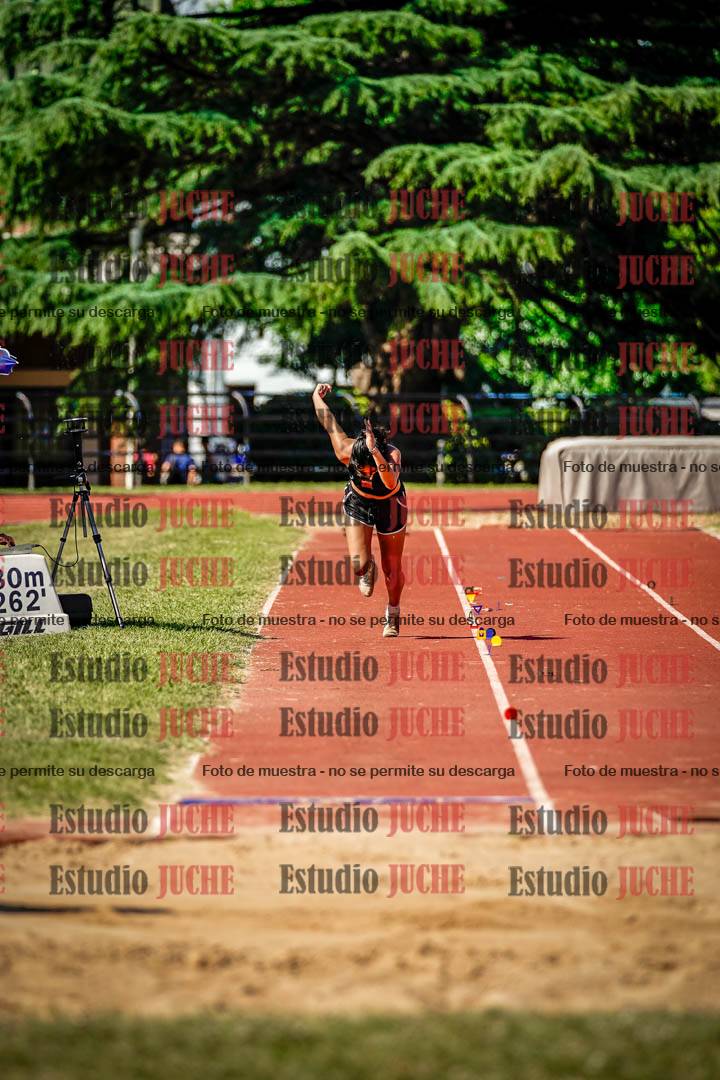 Fotos del salto en largo de mujeres