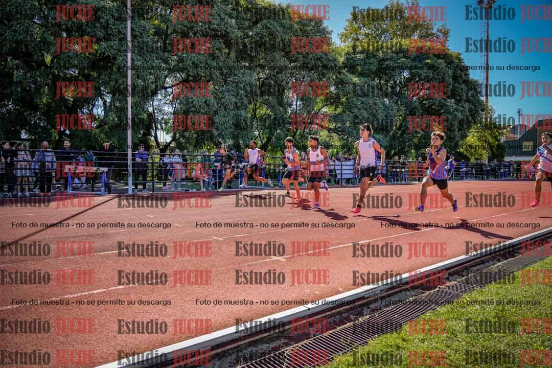 Fotos de los 80 m de varones