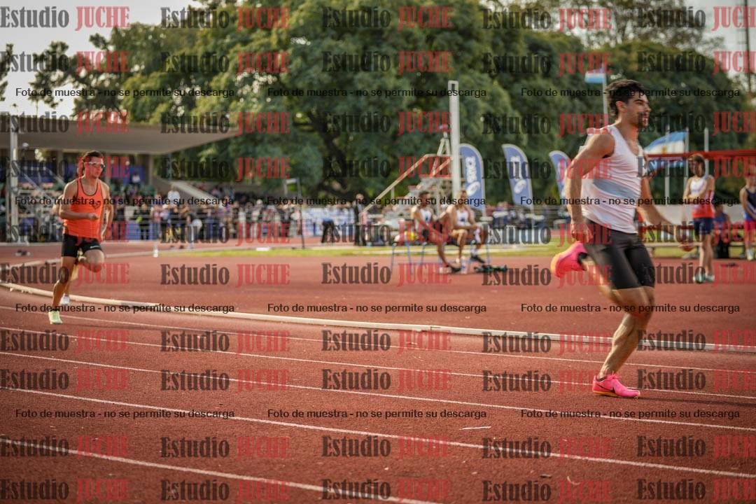 Fotos de los 400 m llanos de varones