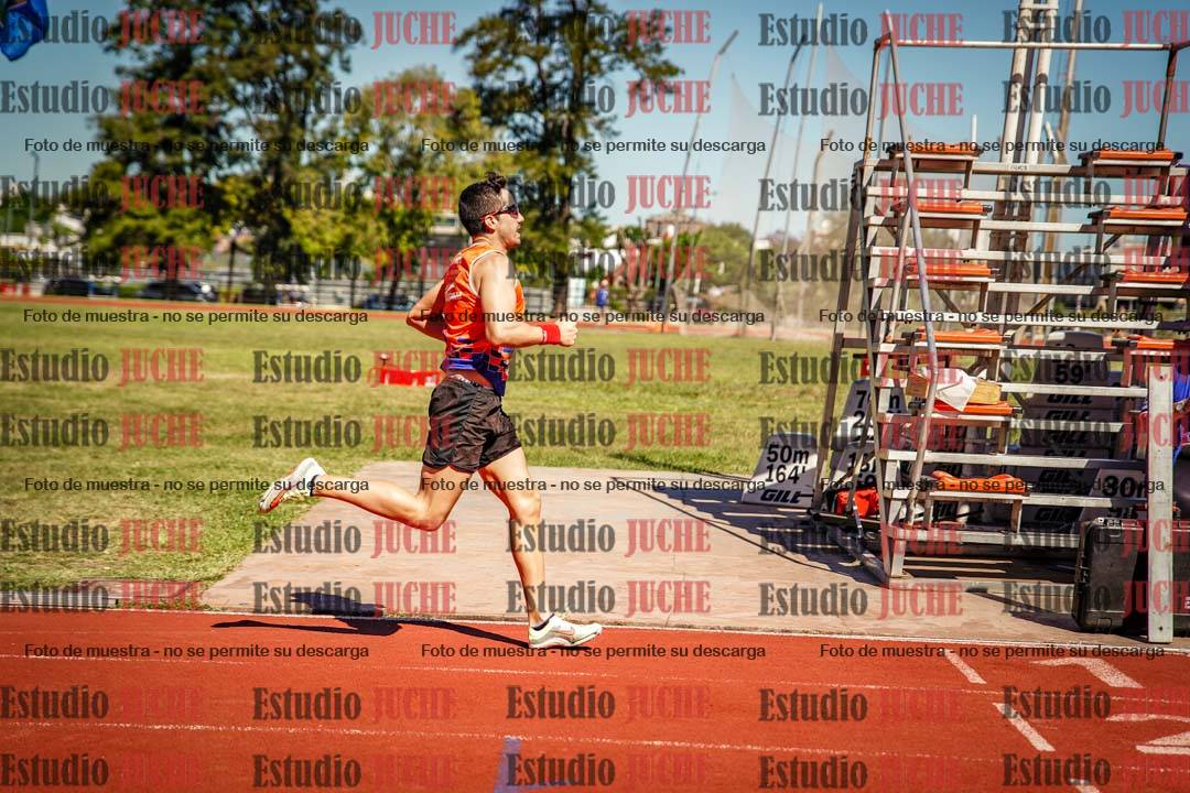 Fotos de los 800 m llanos de varones