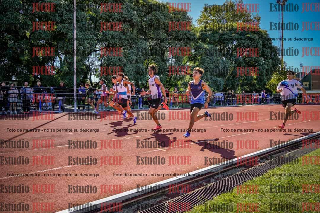 Fotos de los 80 m de varones