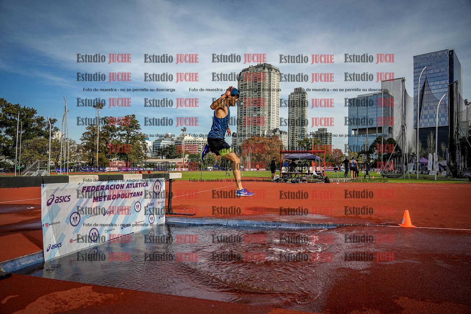 Fotos de los 3000 m con obstáculos de varones