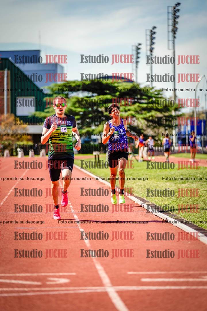 Fotos de los 800 m llanos de varones