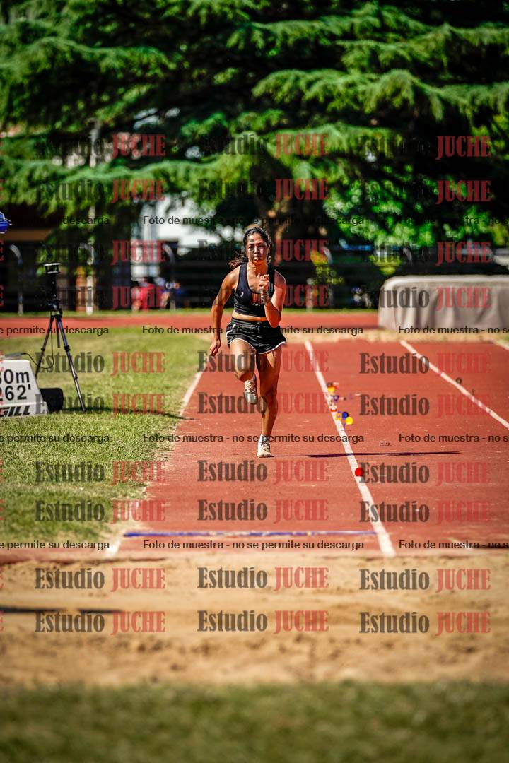 Fotos del salto en largo de mujeres