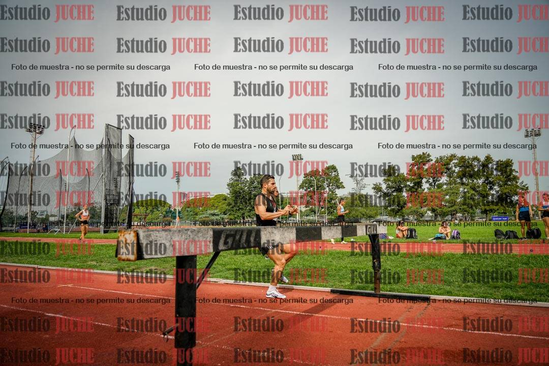 Fotos de los 3000 m con obstáculos de varones
