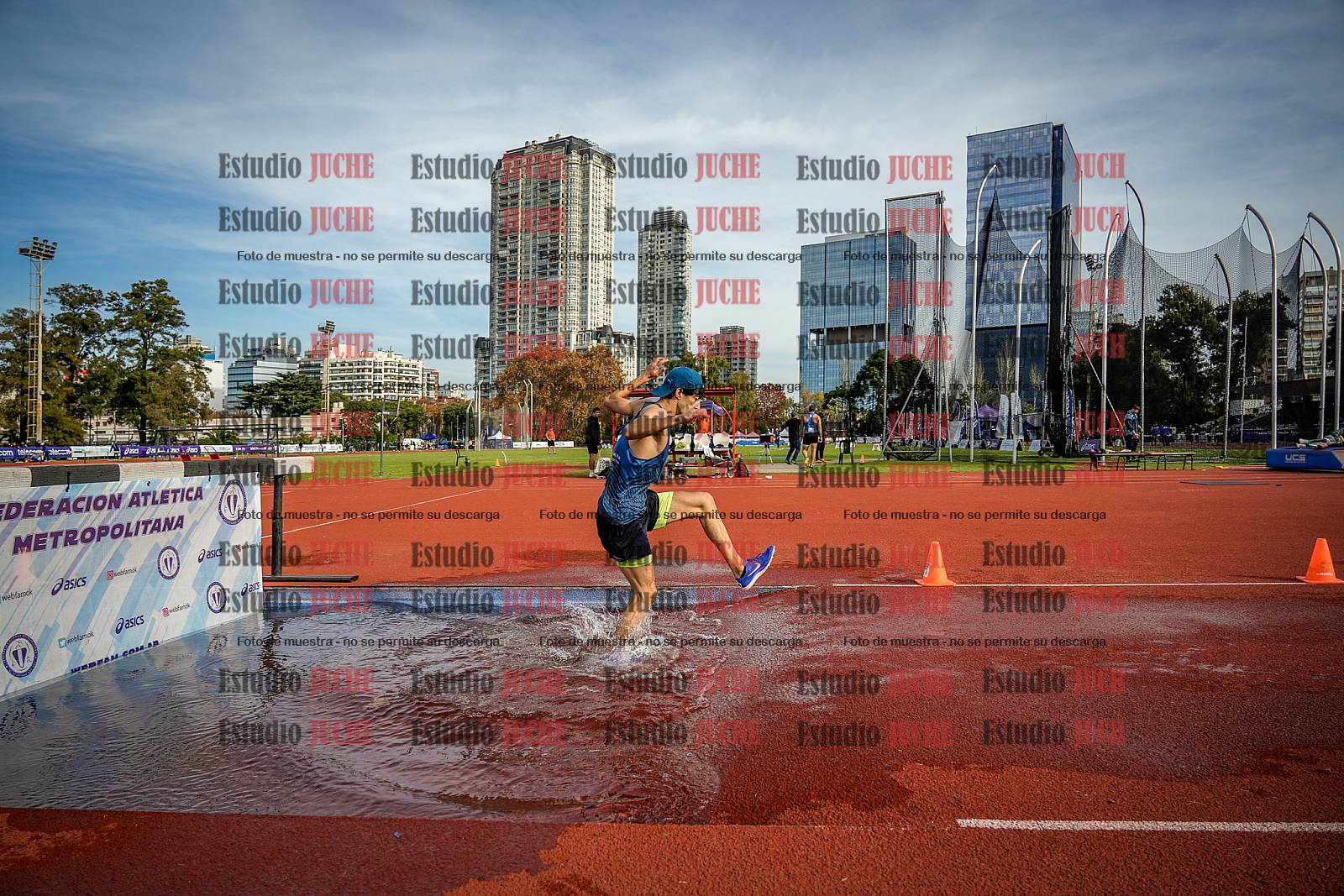 Fotos de los 3000 m con obstáculos de varones