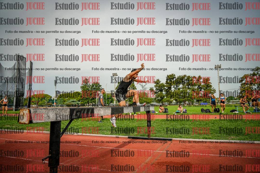 Fotos de los 3000 m con obstáculos de varones